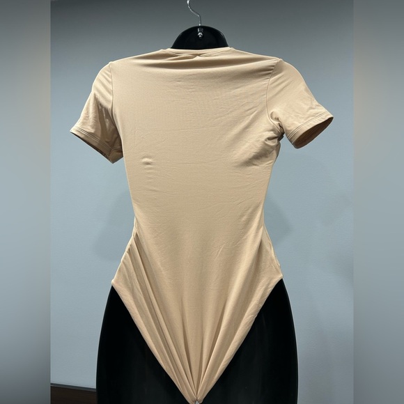 Skims Tan T shirt Bodysuit - Picture 5 of 5